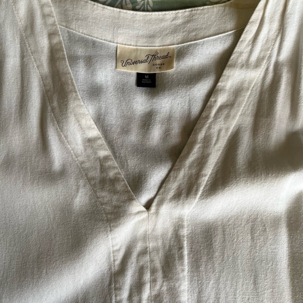 Universal Thread Cream V-Neck Blouse